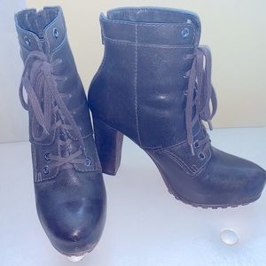 Vera Wang Lavender Brown Lace Up Ankle Boots Platform Heels Victorian Steampunk